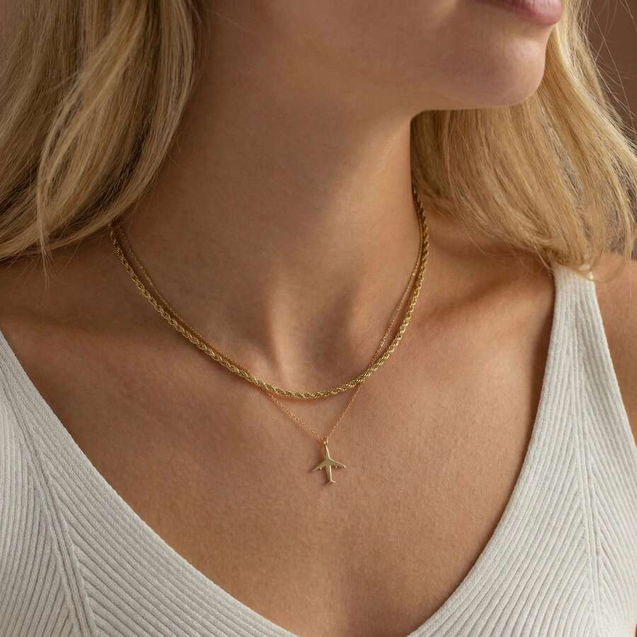 Collier avion élégant, collier pendentif avion doré pour femme, collier multicouche en acier inoxydable doré, collier de voyage, cadeau pour les amateurs de voyage, collier pendentif avion à double chaîne, cadeau de bijoux pour les vacances - Doré - Voir 1
