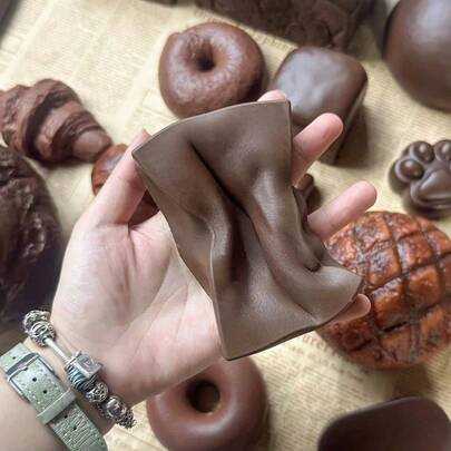 巧克力胚，柔软的牛奶砖，散发着浓郁的奶香，舒缓压力的慢回弹玩具 - 礼物，生日礼物，圣诞礼物