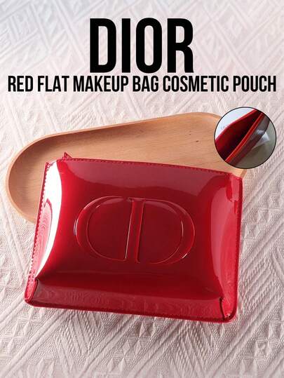  Túi đựng mỹ phẩm Dior màu đỏ dáng dẹt: Túi da bóng có khóa kéo, hộp đựng đồ trang điểm và vật dụng cần thiết nhỏ gọn, phụ kiện làm đẹp sang trọng dành cho phụ nữ, món quà hoàn hảo cho sinh nhật, ngày Valentine và Giáng sinh, kích thước du lịch, vật dụng thiết yếu trong túi trang điểm, thiết kế nhẹ và bền, lớp lót chống thấm nước, lý tưởng cho sử dụng hàng ngày và trang điểm dự tiệc, chế tác thủ công cao cấp của Pháp, phong cách đặc trưng của Dior, vật dụng không thể thiếu trong túi xách và khi đi du lịch, hộp quà tặng cao cấp.