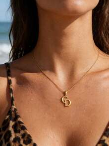 Light Luxury CD Letter Pendant Necklace, Gold Thin Chain Collarbone Necklace, Niche Design High-End Accessory, Versatile For Daily Commute, Gift For Girlfriend/Best Friend Birthday/Valentine's Day, European And American Style Elegant Choker - CD Necklace - View 3