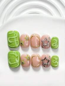10件套霓虹色块风格手工美甲套装，包含凝胶美甲套装、银色镂空五角星美甲装饰、手绘霓虹绿圆圈、手绘纯色波浪图案、银色猫眼图案、绿色指甲油，以及美甲工具（1个果冻贴纸+1个指甲锉）。提供三种尺寸：方形、短长方形、杏仁形。适合派对、日常佩戴、节日庆典、摄影、春夏通勤等场合。 - 彩色 - 查看 15
