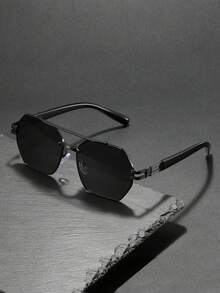 1 Pair Men's Metal Frame Asymmetrical Polygon Fashion Glasses, Gold Rim, Luxury European Street Style Fashion Glasses, Black & Gold Temples, Urban Walking Style - Multicolor - View 3