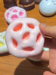 3个装挤压球玩具，理想的复活节礼物。这些便携有趣的纯手工球类玩具非常适合节日购物，尤其适合露营、旅行和户外活动。它们也是万圣节、感恩节和圣诞节的绝佳礼物。 - 彩色 - 查看 3