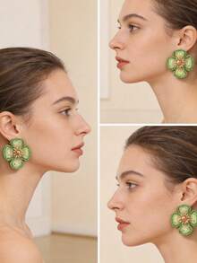 1 Pair Handmade Bohemian Raffia & Metal Hollow Floral Bicolor Earrings, Naturalistic Style Suitable For Beach Vacation, Music Festival, Party, And Daily Wear - Green - View 7
