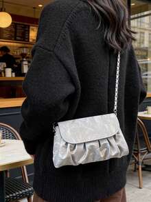 Bolso de hombro con cadena plateada fruncida para mujer, bolso cruzado de solapa brillante de moda para fiesta y uso diario - Multicolor - Ver 8