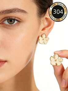 1 par de pendientes asimétricos de flor de cinco pétalos de acero inoxidable, disponibles en 6 colores, de moda única y versátil, adecuados para viajes de verano y uso diario, regalo del Día de la Madre - flores - Ver 1