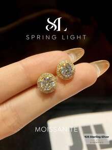 一对 0.5-1 克拉圆形莫桑石耳环，S925 纯银圆形耳钉，奢华珠宝，女士结婚礼物 - 金色 - 查看 1