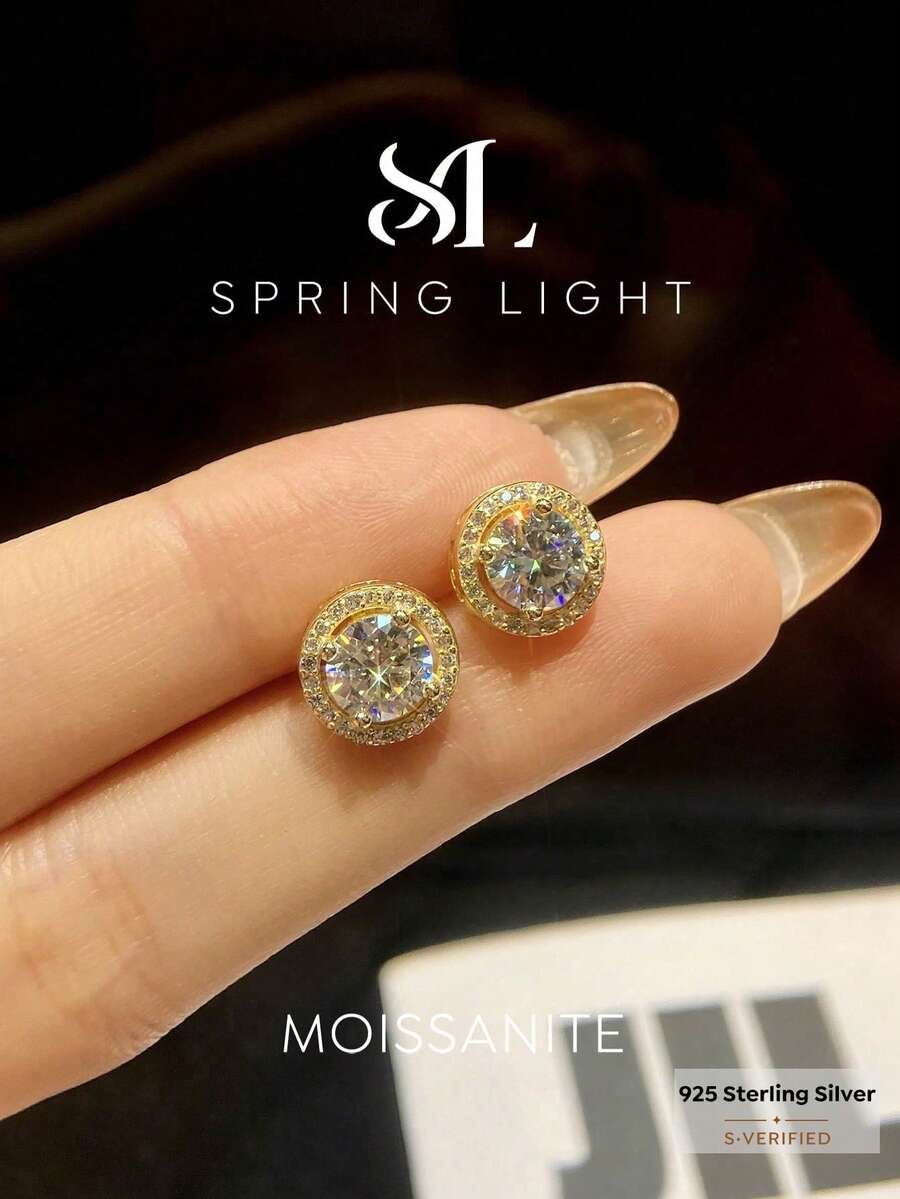 一对 0.5-1 克拉圆形莫桑石耳环，S925 纯银圆形耳钉，奢华珠宝，女士结婚礼物 - 金色 - 查看 1