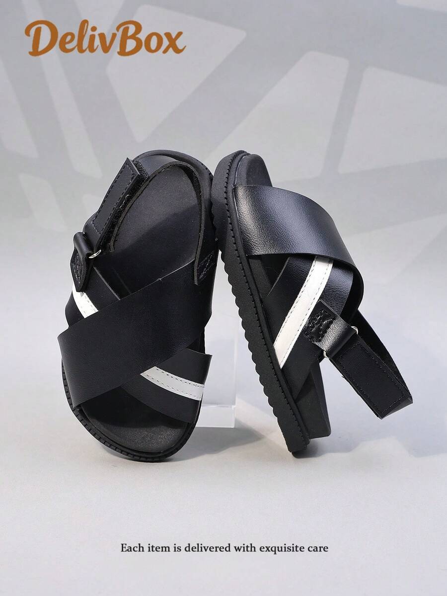 These Boys' Sandals Feature A Color-Block Striped Design, Providing Comfort And Suitability For Walking. The Open-Toe Low-Top Style Includes A Buckle Strap And Flat Sole. These Casual Sandals Are An Ideal Choice For Daily Summer Wear, And Also Suitable For School Or Outdoor Activities. - Black - View 1