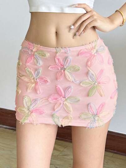 这款亮片修身短款印花紧身裙，适合度假、约会、街头、舞台表演和旅行等多种场合。