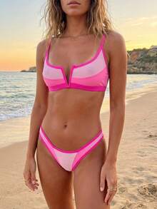 Women's Sexy Casual Contrast Color V-Neck Bikini Set, Spaghetti Strap Thong, Backless Design, Medium Stretch Fabric - Pink - View 10