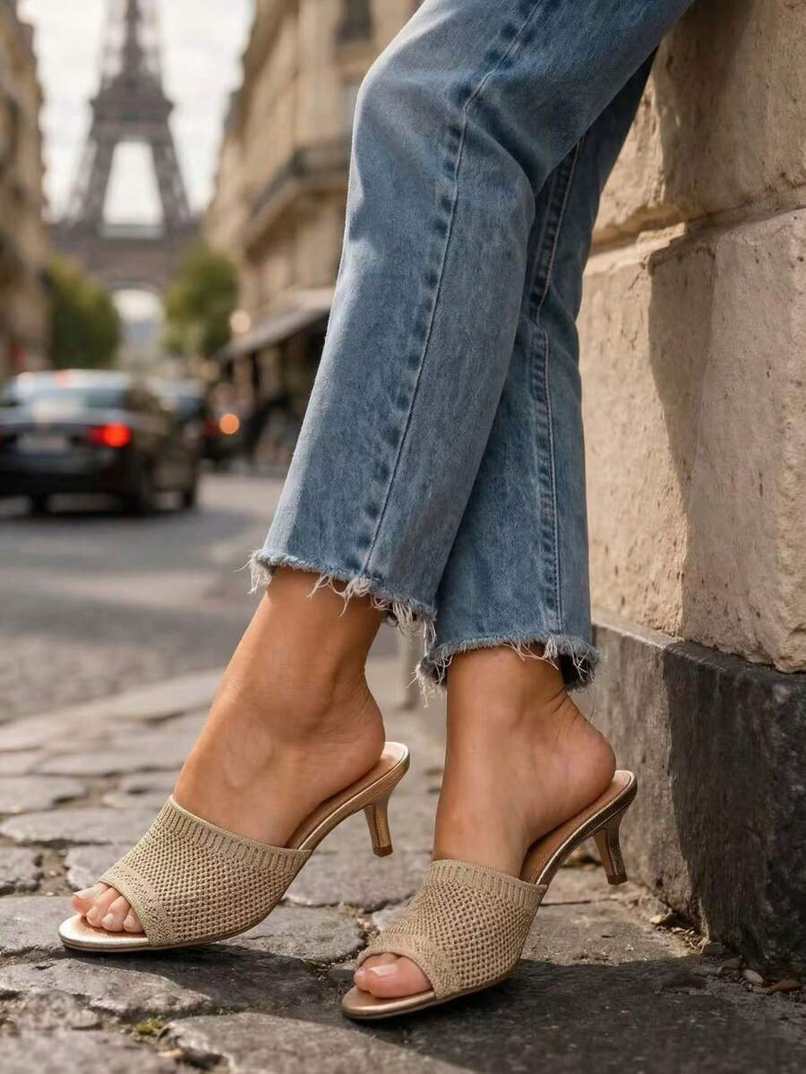 Zapatos mule con tacón de bloque, correa ancha, decoración metálica - Dorado - Ver 1