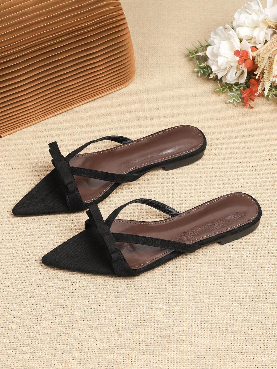 Women's Pointed Toe Flat Sandals, 2026 Spring/Summer New Versatile Soft Bottom Beach Sandals, Roman Style, Large Size 41-42,Holiday Essential - Black - View 1