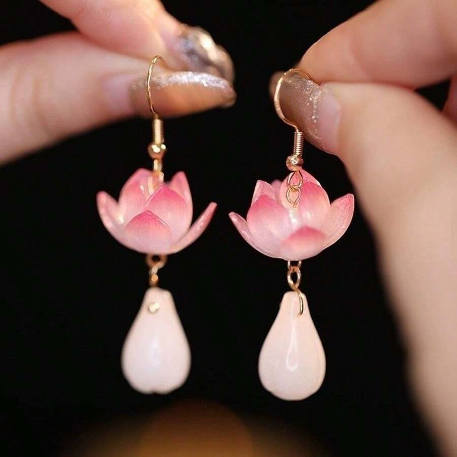 一对优雅树脂莲花吊坠耳环,粉色热缩花朵水滴耳环,饰以粉色珍珠,优雅女士专属耳环 - 粉色 - 查看 1