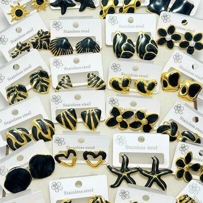 24 chiếc/12 đôi bông tai thép không gỉ tráng men vàng đen cổ điển - Chất liệu 304, chống dị ứng, hình trái tim, ngôi sao, hoa, nhiều kiểu dáng dành cho nữ, thích hợp để đeo hàng ngày, làm quà tặng Ngày của Mẹ, Lễ Phục Sinh, là món quà ngày lễ hoàn hảo cho gia đình và bạn bè.