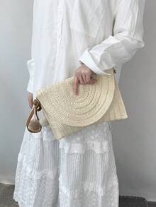 Bolso sobre de paja, diseño de solapa arqueada minimalista, bolso de hombro versátil y fresco, bolso pequeño tejido de playa con diseño de nicho, bolso bandolera/clutch con decoración de pompones - Beis - Ver 7