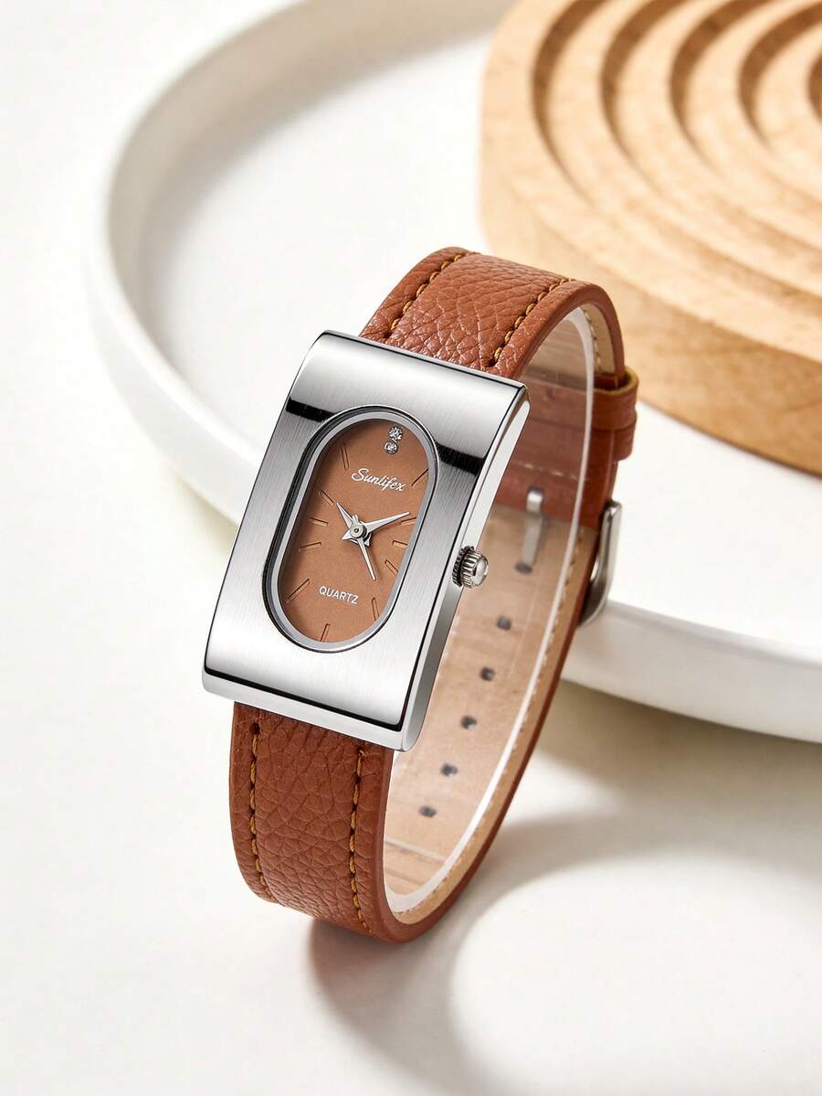Đồng hồ nữ kiểu dáng cổ điển, tối giản, thanh lịch, vỏ oval, dây da PU, mặt số nhỏ nhắn, dễ thương với chữ số La Mã, thích hợp đeo hàng ngày, làm quà sinh nhật, dự tiệc, lựa chọn lý tưởng cho bản thân hoặc bạn bè. Không kèm hộp đựng.