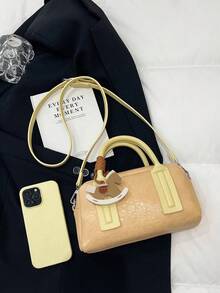 1 chiếc túi Boston cổ điển màu vàng tương phản, mặt dây chuyền hình ngựa bập bênh dễ thương, phụ kiện kim loại màu bạc, hai lựa chọn quai xách (cầm tay và đeo vai), khóa kéo, túi xách nữ thời trang retro dùng hàng ngày quanh năm. - Màu vàng - Xem 7