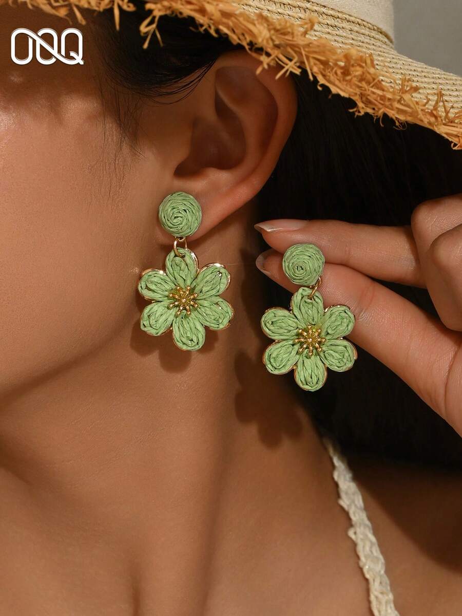 OOQ 1 Pasang Anting-Anting Gaya Boho Musim Panas Anyaman Rotan Buatan Tangan dengan Motif Bunga Warna-warni, Desain Niche Minimalis Elegan dengan Rumbai Bunga, Cocok untuk Pemakaian Sehari-hari, Liburan, dan Pesta Wanita (Pola Tekstur Anyaman Tangan Acak) - Hijau - View 1