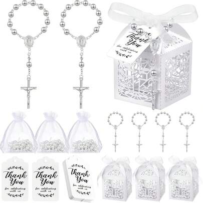 Bộ quà tặng lễ rửa tội 40 món bao gồm 10 chuỗi hạt Mân Côi mini, 10 hộp quà, 10 túi vải organza trắng và 10 thẻ cảm ơn, thích hợp cho tiệc mừng em bé hoặc đám cưới.