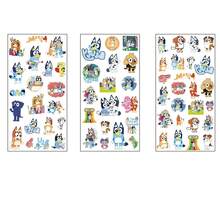 Bluey 1pc 2026 热门 Bruy 贴纸来啦！经典角色 Bruy、Bingo 和 Bandit 等应有尽有，还有大量可爱俏皮的款式，瞬间营造出童趣盎然的氛围！ - 彩色 - 查看 5