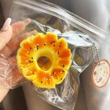 1个新款慢回弹真炭烤菠萝片挤压玩具 - 生日礼物、礼品、完美礼物、收藏品、爱好收藏、送礼佳品 - 彩色 - 查看 2