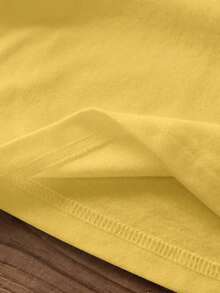 Yellow T-Shirt, Great , Yellow Great , Women's Short Sleeve Blouse-Shirt With Round Neck And Floral Crown Print, Soft And Lightweight Fabric, Casual And Elegant Clothing For Birthday Parties, Weddings Or Gift For Guests, Sweet And Romantic, Machine Washable - Superior 50 Flower Crown - 黃色 - 查看 2