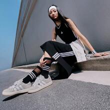 Adidas 阿迪达斯 GRAND COURT BASE 00S “面包鞋”休闲运动鞋 - 淺灰色 - 查看 8