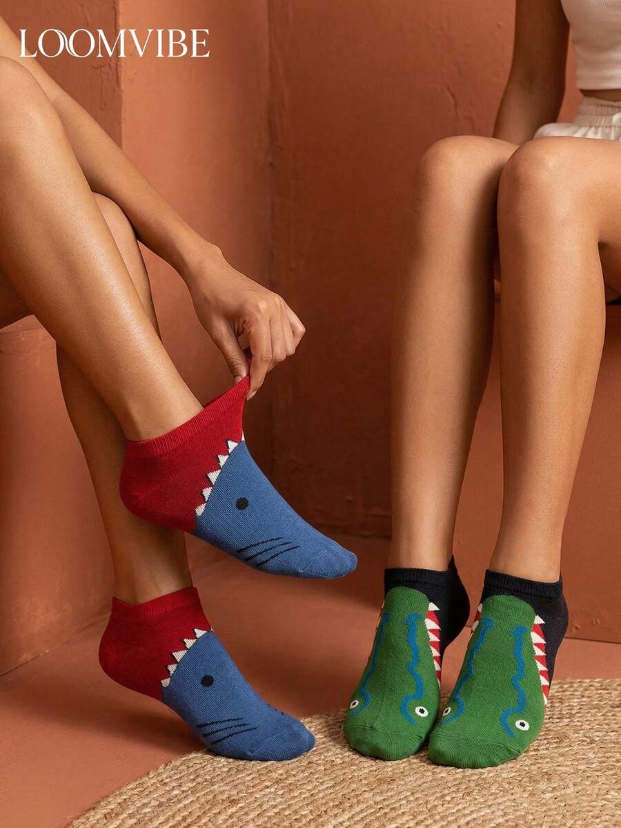 2 perechi de șosete unisex până la gleznă - 1 pereche cu model de rechin roșu și albastru, 1 pereche cu model de crocodil negru și verde, design grafic interesant cu animale, potrivite pentru purtare zilnică, pentru a adăuga o atmosferă plină de viață și distractivă ținutei tale. - Multicolor - Vizualizare 1