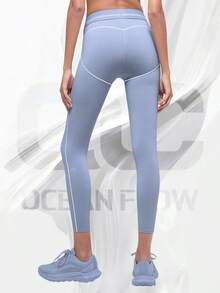 Airbrush High-Waist 7/8 Heart Throb Legging - Winter Frost/White - View 2