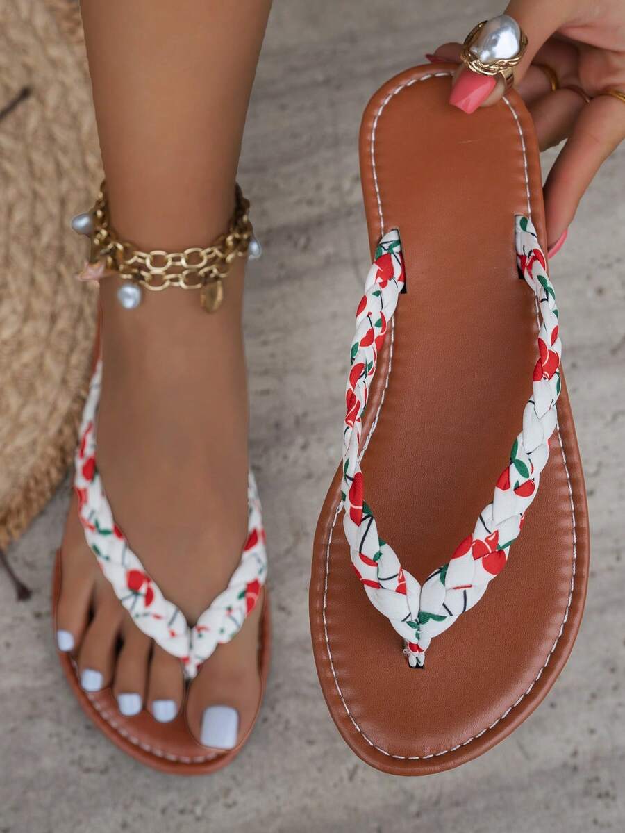 2026 Nuevas sandalias de dedo con estampado floral tejido para el verano, planas y antideslizantes de estilo casual para la calle y la playa, versátiles para las vacaciones - Blanco - Ver 1