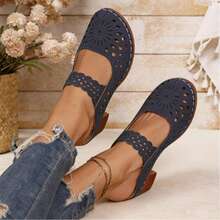 Retro-Style Openwork Chunky Heel Mules - Comfortable Slip-On Closed-Toe Chunky Heel Sandals For Women ✨ Retro Style Is Back! Exquisite Openwork Design, Breathable And Sophisticated. Chunky Heel + Platform Design Instantly Makes Legs Look Longer. Comfortable For Long Wear, Suitable For Daily Commutes/Dates. Mule Style, Super Convenient Slip-On, A Blessing For Lazy People! Multiple Colors Available: Classic Black, Soft Khaki, Retro Brown, Navy Blue, Covering Your Spring And Summer Outfits ✅ Versatile And Flattering ✅ High-Quality Feel ✅ Enhanced Comfort  #Retrosandals #Mules #Chunkyheels #Springfashion #Womenssshoes #Everydayfashion - Màu xanh lam - Xem 2