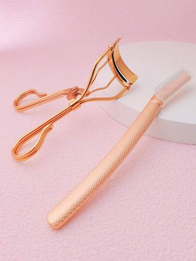 Set de 2 piezas de rizador de pestañas y recortador de cejas en color oro rosa, incluye navaja para cejas y rizador de pestañas, color oro rosa, navaja de cejas resistente y afilada, accesorio de maquillaje portátil y práctico, herramienta para pestañas, herramienta de maquillaje, herramienta para ojos, necesidad de viaje, unisex, herramienta de maquillaje asequible, regalo para mujeres, regalo del Día de la Madre