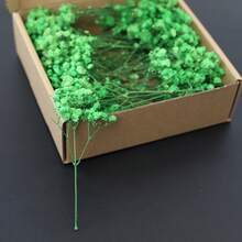 HOSY 50/100 pièces Fleurs de marguerite blanches artificielles pures - Délicates, faciles DIY, conviennent pour les mariages, la décoration de la maison et du bureau, les fêtes et les jardins - Couronne de style bohème pour table, sans plumes, sans électricité nécessaire, convient pour la décoration de Noël, d'Action de grâce et d'Halloween, cadeau de Noël et décoration de Noël pour la maison - Multicolore - Voir 22