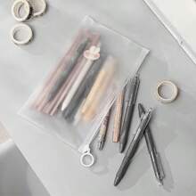 1/50个透明磨砂拉链袋。旅行时收纳内衣、化妆品、文具和其他物品的理想之选。可用作旅行收纳包、化妆包或大容量化妆品收纳盒。完美收纳口红、化妆刷、护肤品、手机、现金和小物件，让它们整齐有序。也适合居家使用，作为礼物或万圣节、圣诞节等节日的装饰佳品。百搭波西米亚风。 - 彩色 - 查看 9