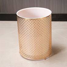 Thùng rác mạ vàng kiểu Châu Âu sang trọng, bên ngoài mạ vàng kim loại + lớp lót PVC, thích hợp cho nhà bếp, phòng ăn, phòng khách, thùng rác để bàn, họa tiết tinh tế. - Nhiều màu - Xem 1