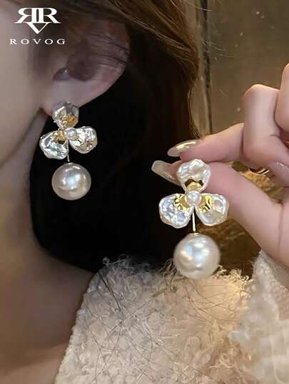 1 Đôi bông tai kiểu Pháp cổ điển, thanh lịch, lãng mạn, thiết kế hoa và ngọc trai giả, sang trọng, rực rỡ, phóng khoáng, quyến rũ, tinh tế và dịu dàng, phù hợp cho phụ nữ đeo hàng ngày, đi nghỉ mát, khiêu vũ, dự tiệc, đám cưới.