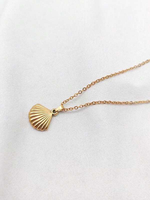 1件18K镀金不锈钢贝壳吊坠项链，优雅简约海洋风项链，适合女性佩戴，夏季海滩度假必备