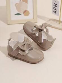 女童亮面蝴蝶玛丽珍软底时尚百搭童鞋，春秋季 - 卡其色 - 查看 6