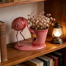 Style nordique Pot de fleurs en fer art créatif en forme de flamant rose, design de base solide, artisanat en fer + peinture cuite à haute température, ne rouille pas et ne se décolore pas facilement, détails raffinés, créez un paysage unique pour votre balcon et jardin. Pot de fleurs, balcon, création de jardin, décoration - Pot de fleurs flamant rose - Voir 7