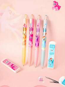 MY LITTLE PONY 1/4支装卡通自动铅笔套装（含笔芯）——可爱动漫自动铅笔及文具套装，采用萌趣动漫风格，包含按压式自动铅笔和备用笔芯，是学生或办公室的必备之选。除了作为文具，这些可爱的设计还可以作为家居装饰或派对用品的趣味点缀。 - A - 查看 3