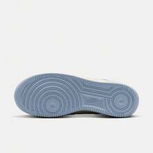 Nike 女款 W Air Force 1 '07 休闲运动鞋，低帮 IV3222-400 - 藍白色 - 查看 3