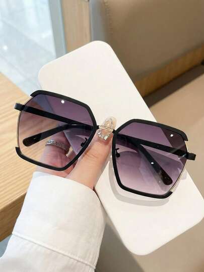 Gafas de moda con lentes degradados elegantes para mujeres, adecuadas para vacaciones en la playa, actividades al aire libre y viajes, son ideales para el uso diario y el estilo casual de negocios en otoño e invierno. Estas gafas presentan un elegante marco cuadrado oversize, que muestra un estilo elegante.