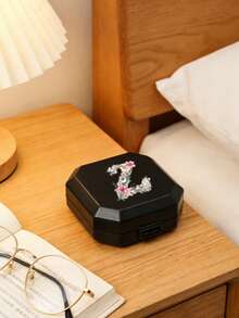 Portable Square Pill Box, A-Z Letter Design With Flower,6 Grids Capsule Storage Box, Travel Pill Box, Personalized Creative Gift, Suitable For Travel & Outdoor, Fits In Bag Or Pocket, Can Be Used As Wedding Gift, Gift & Reception Decor, Unique Designed Travel Storage Box, Mother's Day Gift, Gift For Friends, Nurse Gift - one-size - View 7