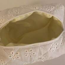 优雅白色蕾丝化妆包，绗缝新娘化妆包，饰有花卉刺绣蝴蝶结，女士旅行洗漱礼品 - 彩色 - 查看 4