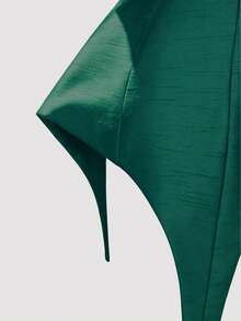 Áo camisole ôm dáng màu xanh ô liu cho nữ, vạt áo bất đối xứng. - màu xanh lá - Xem 5