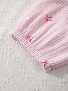 Conjunto de 3 piezas de pijama para mujer con estampado de rayas y lazo, de frente abierto y efecto arrugado - Rosa Pálido - Ver 5