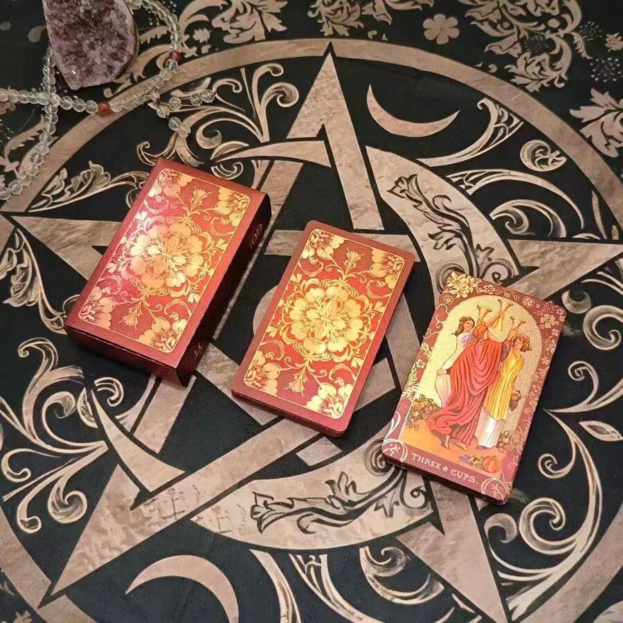 Bộ bài Tarot PET chương Hoa Đỏ Cổ Điển - Trọn bộ 78 lá bài Tarot đen vàng dành cho người mới bắt đầu - Bài Tarot đa chế độ, bài Tarot cơ bản và ý nghĩa của chúng - Bài Tarot chuyên nghiệp, 4.7in*2.8in (12cm*7cm), Vận mệnh, Bói toán, Bài tiên tri, Giáng sinh, Halloween, Lễ Tạ ơn, Quà tặng, Xem bói, Vận mệnh tương lai, Lời tiên tri, Bài Tarot quà tặng (Kèm hướng dẫn sử dụng bài Tarot bằng tiếng Anh) - Nhiều màu - Xem 1
