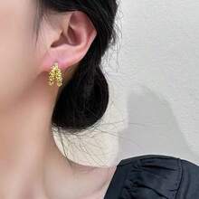 1对简约双层奢华时尚独特个性金属设计耳环（女士款） - 金黃色 - 查看 2