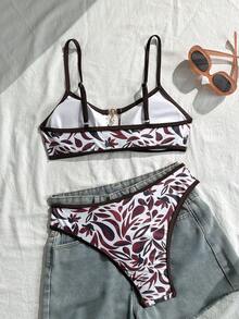 Ensemble de bikini à imprimé floral contrasté rouge et noir pour femmes, avec bordure marron foncé et décoration métallique ajourée à l'avant. Convient pour les vacances, la natation, la plage, les croisières et autres occasions - Marron - Voir 4